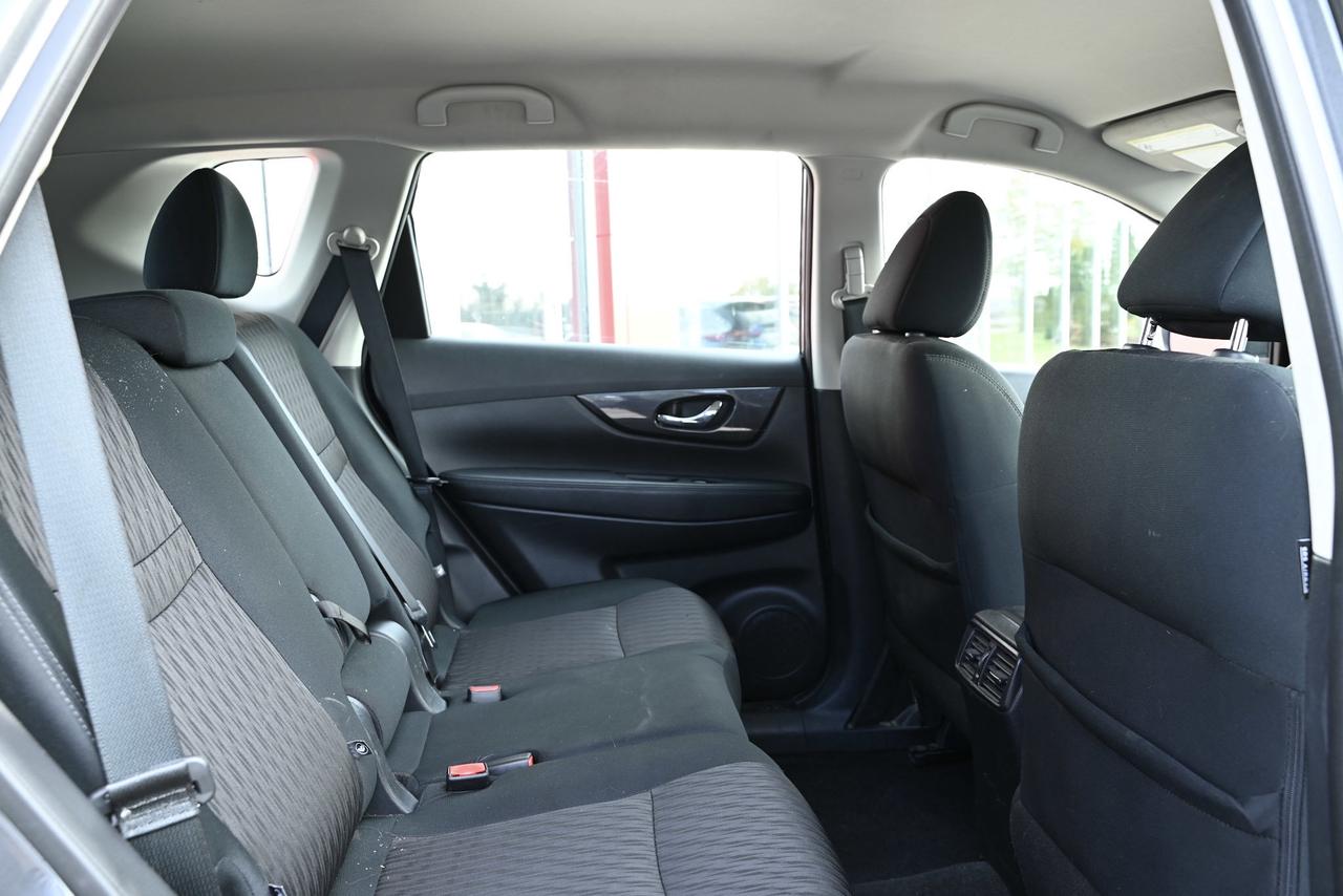 2018 Nissan Rogue 1-OWNER SUV/ LOW KILO/ SERVICE HISTORY Photo