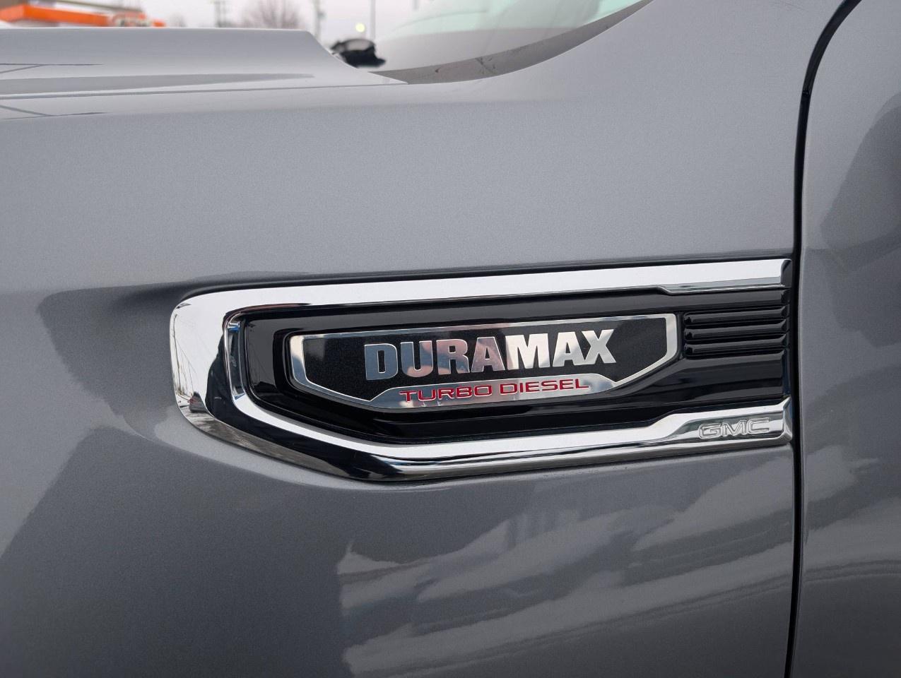 2022 GMC Sierra 1500 Limited Crew Cab Short Box 4-Wheel Drive SLT Photo