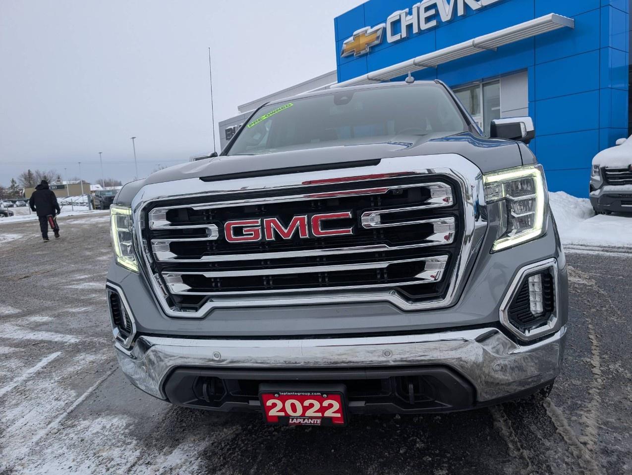 2022 GMC Sierra 1500 Limited Crew Cab Short Box 4-Wheel Drive SLT Photo