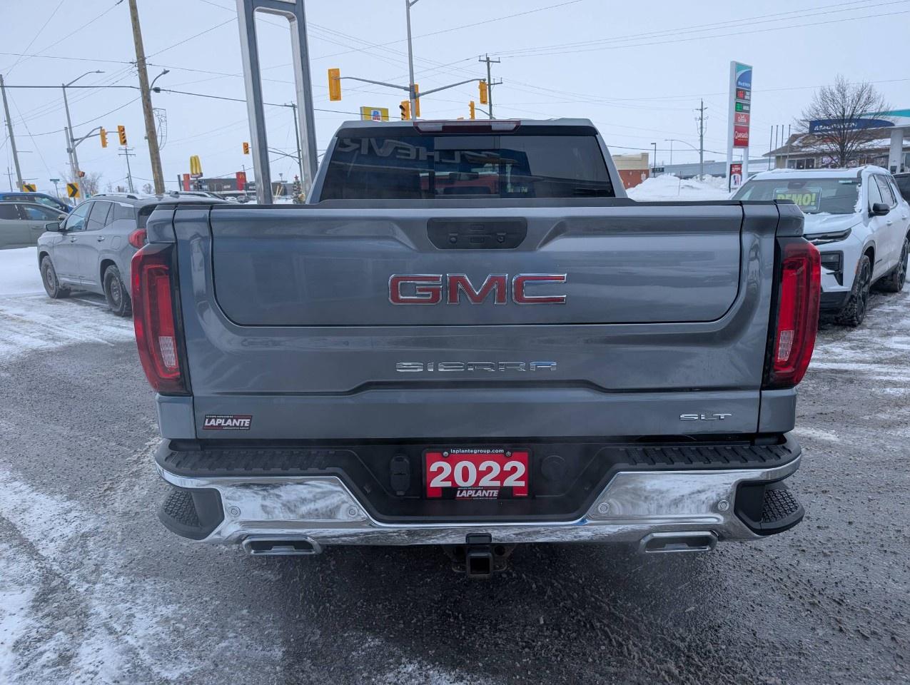 2022 GMC Sierra 1500 Limited Crew Cab Short Box 4-Wheel Drive SLT Photo