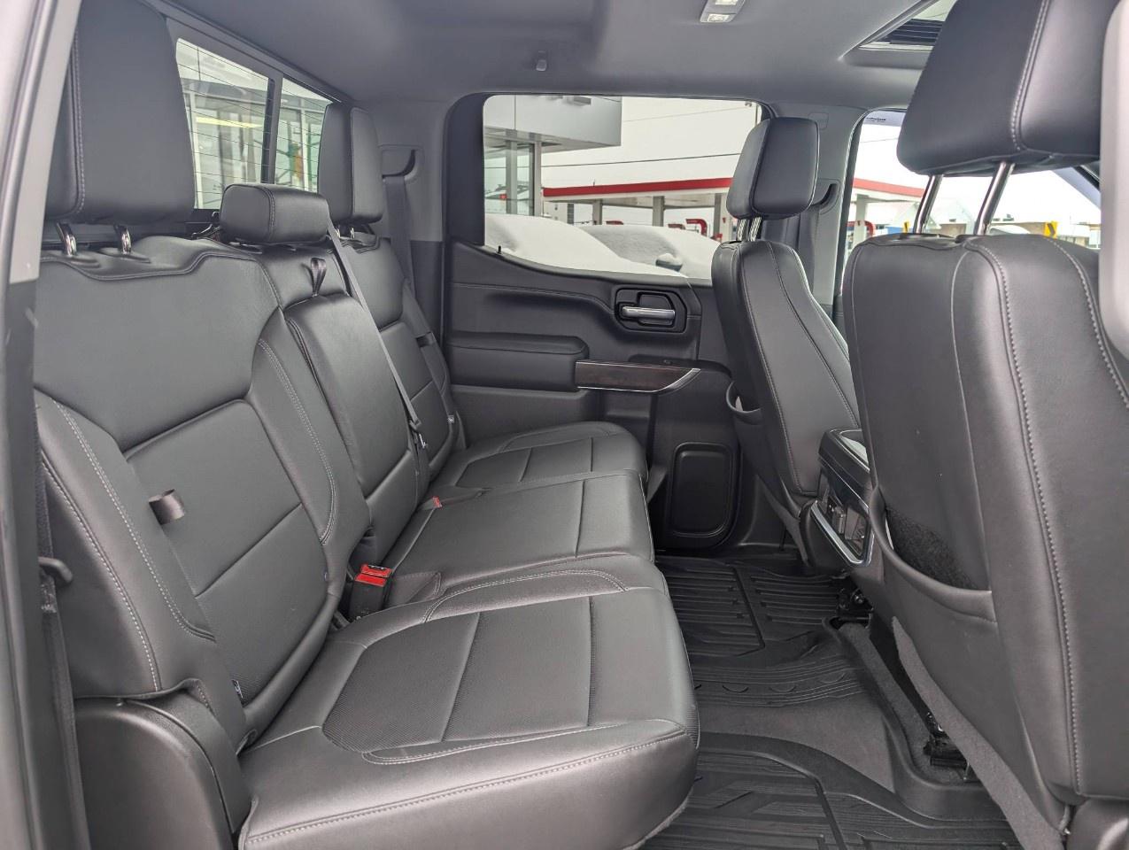 2022 GMC Sierra 1500 Limited Crew Cab Short Box 4-Wheel Drive SLT Photo