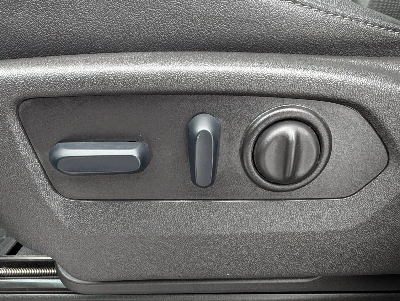 2022 GMC Sierra 1500 Limited Crew Cab Short Box 4-Wheel Drive SLT Photo