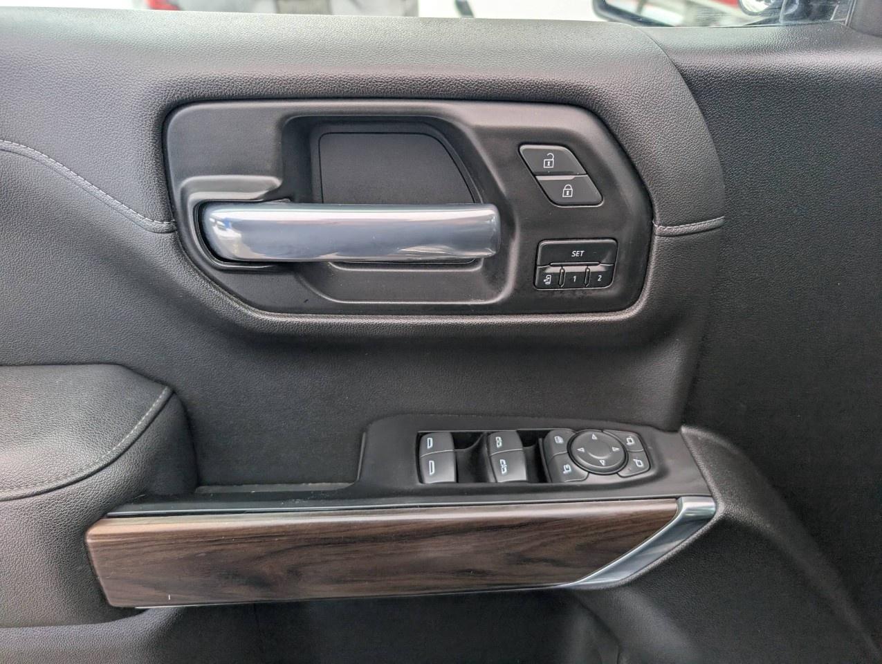 2022 GMC Sierra 1500 Limited Crew Cab Short Box 4-Wheel Drive SLT Photo