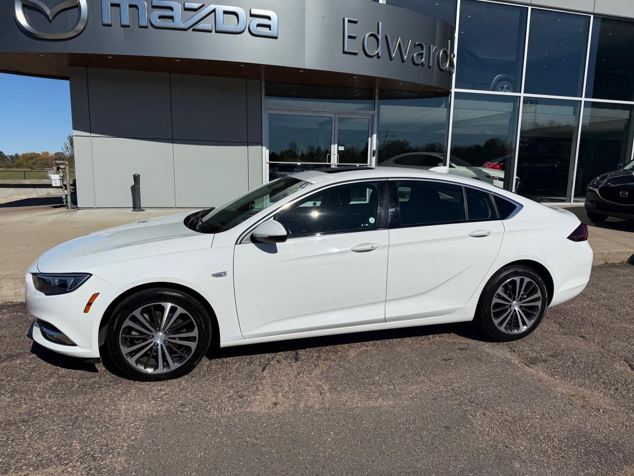 2019 Buick Regal Sportback Essence 4dr All-Wheel Drive Hatchback Photo