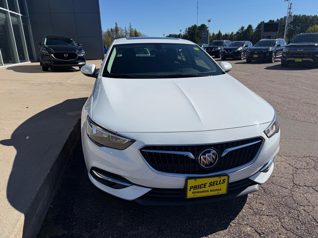 2019 Buick Regal Sportback Essence 4dr All-Wheel Drive Hatchback Photo