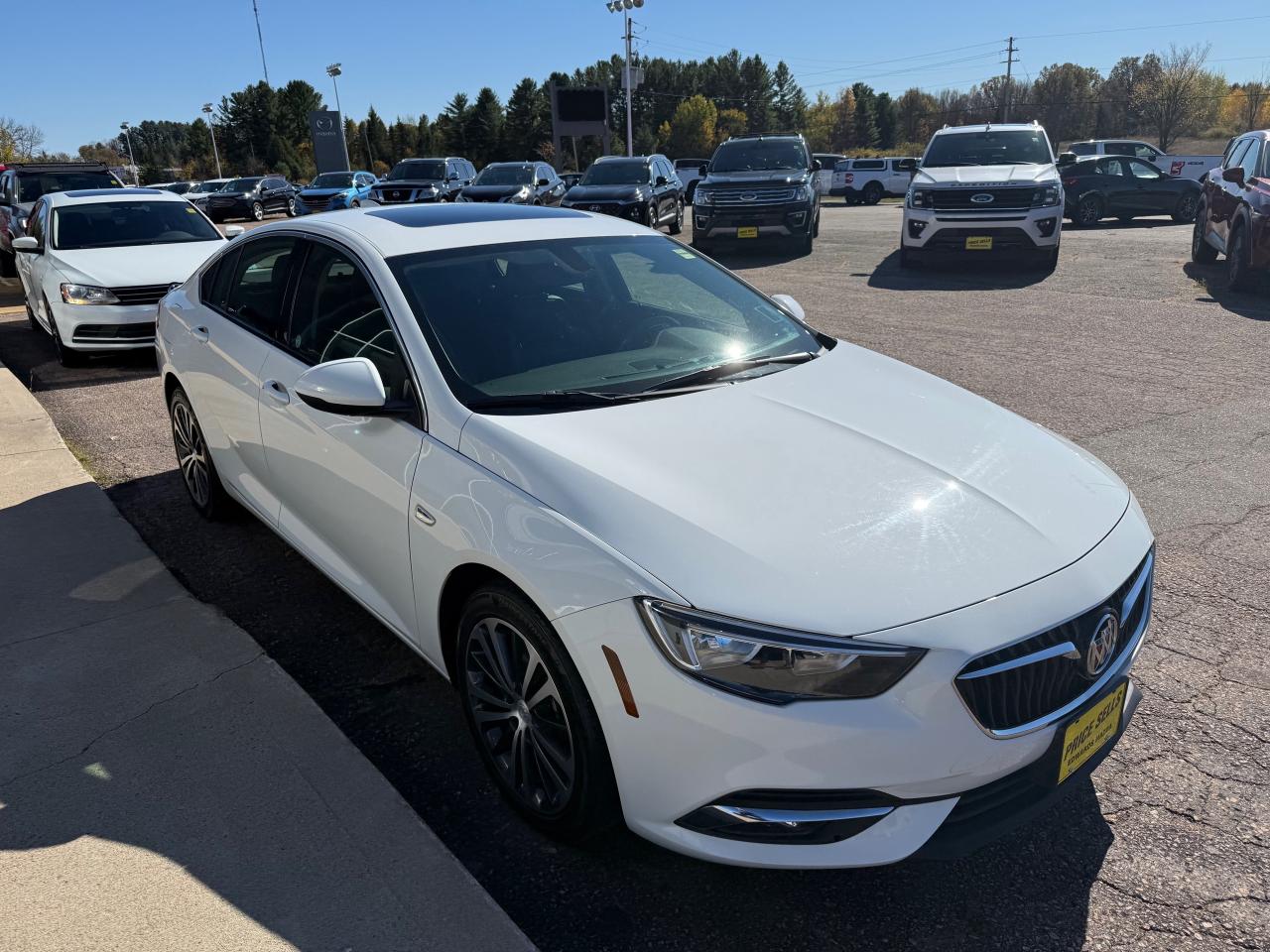 2019 Buick Regal Sportback Essence 4dr All-Wheel Drive Hatchback Photo