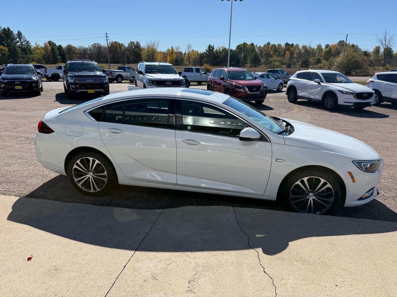2019 Buick Regal Sportback Essence 4dr All-Wheel Drive Hatchback Photo