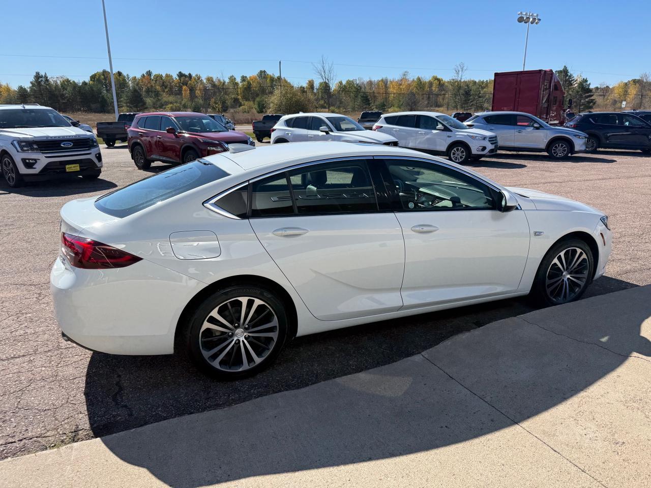 2019 Buick Regal Sportback Essence 4dr All-Wheel Drive Hatchback Photo