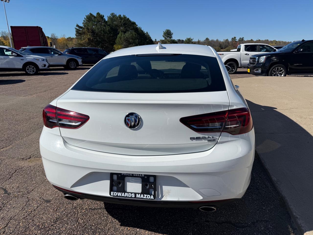 2019 Buick Regal Sportback Essence 4dr All-Wheel Drive Hatchback Photo