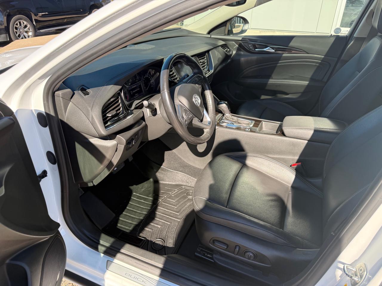 2019 Buick Regal Sportback Essence 4dr All-Wheel Drive Hatchback Photo