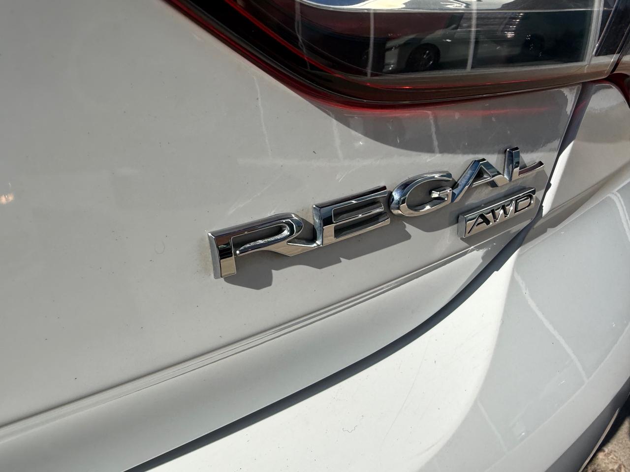 2019 Buick Regal Sportback Essence 4dr All-Wheel Drive Hatchback Photo
