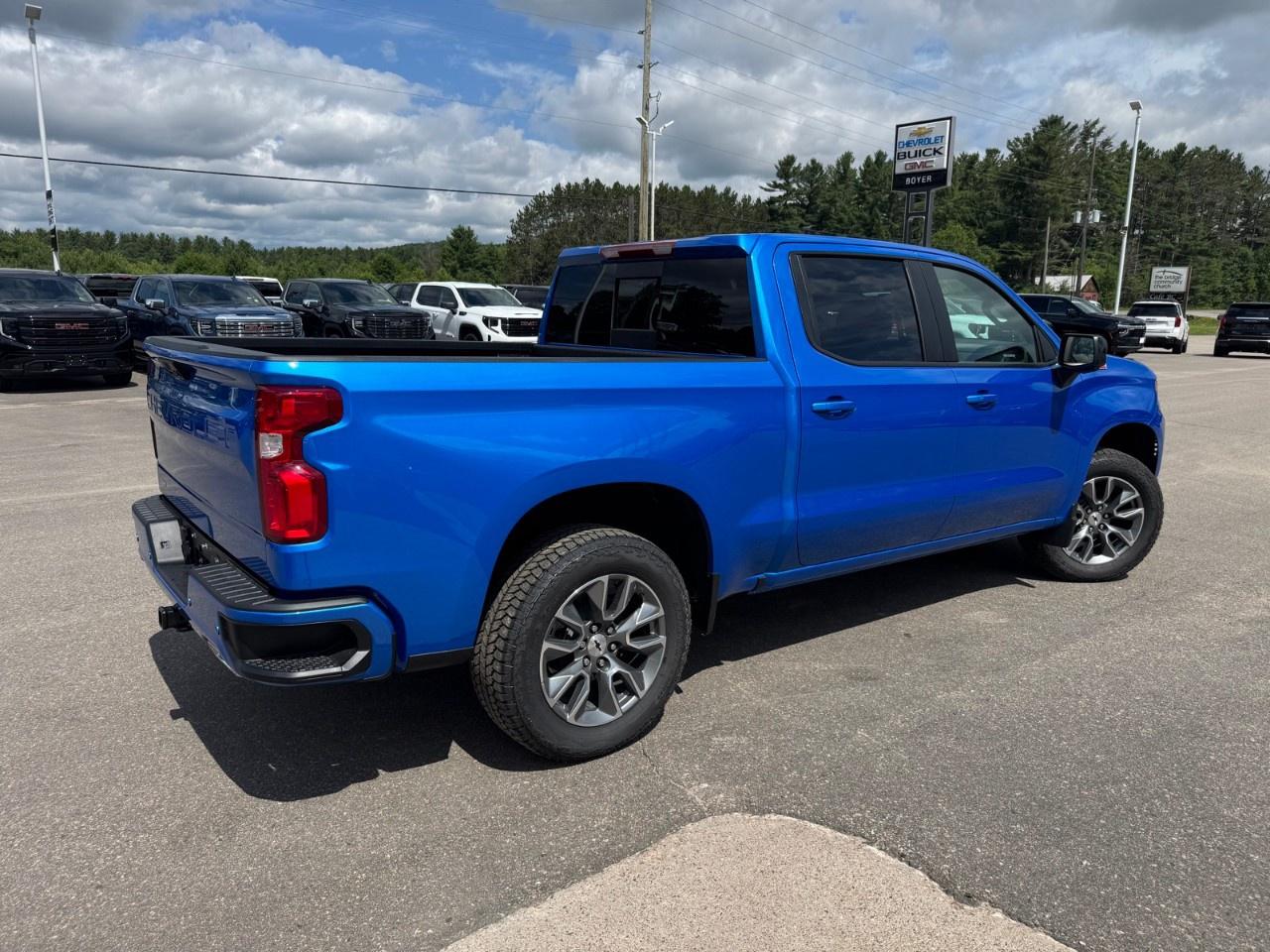 2025 Chevrolet Silverado 1500 Crew Cab Short Box 4-Wheel Drive RST Photo4