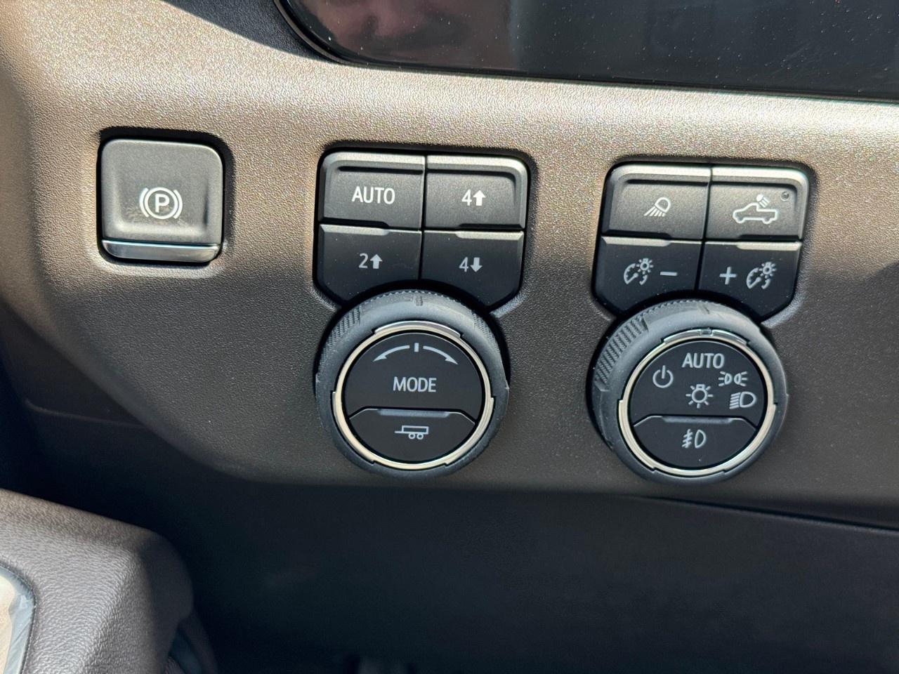 2025 Chevrolet Silverado 1500 Crew Cab Short Box 4-Wheel Drive RST Photo