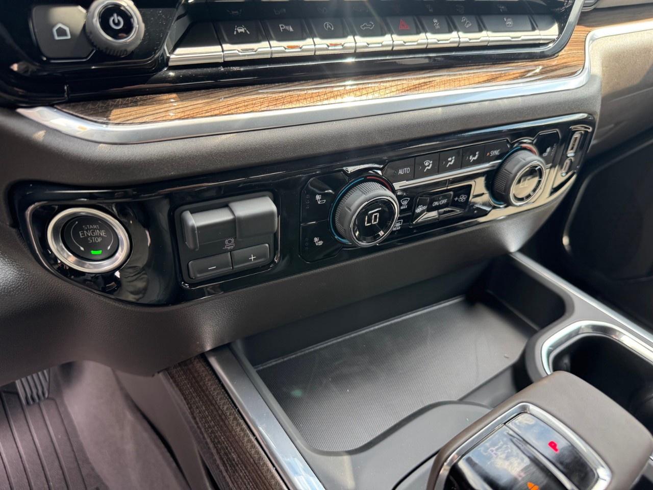 2025 Chevrolet Silverado 1500 Crew Cab Short Box 4-Wheel Drive RST Photo