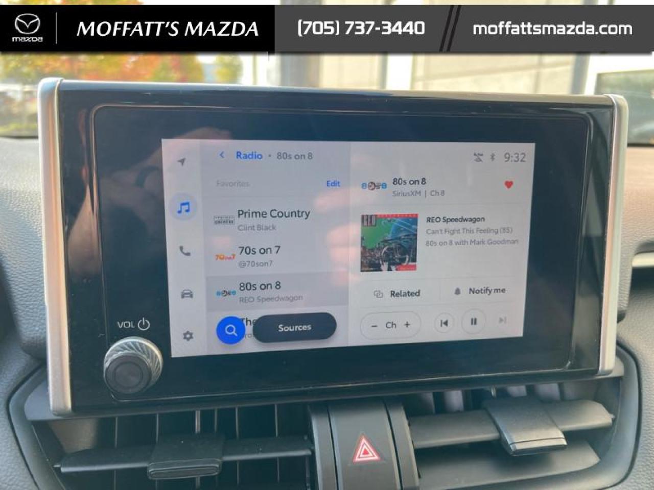 2023 Toyota RAV4 Hybrid XLE Photo