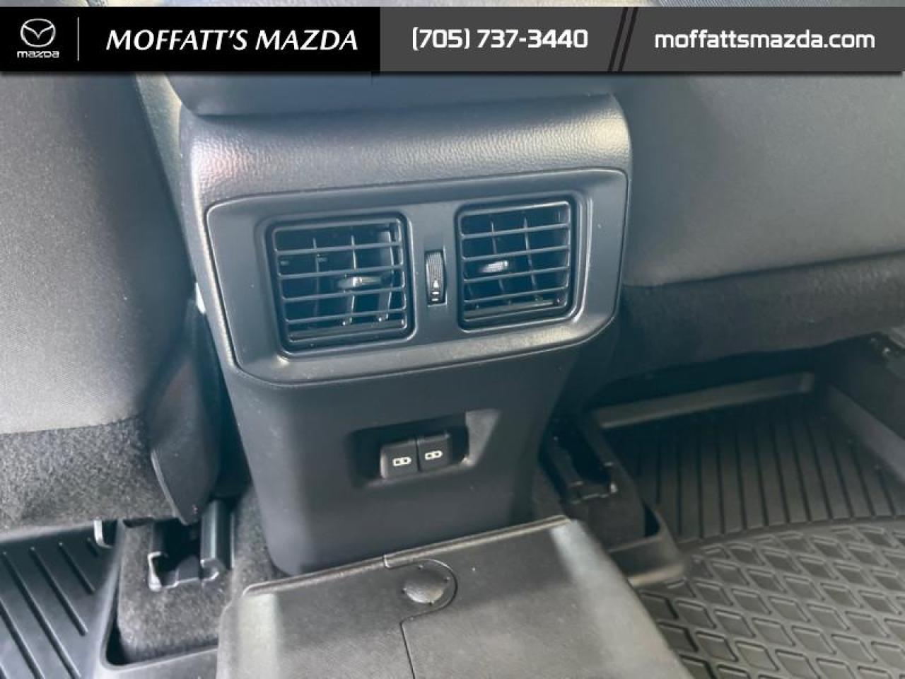 2023 Toyota RAV4 Hybrid XLE Photo