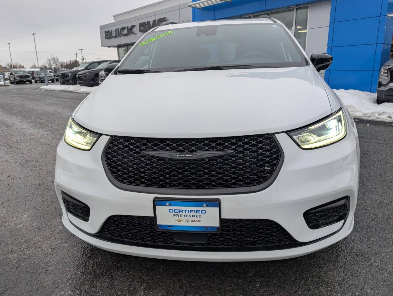 2024 Chrysler Pacifica TOURING-L FWD Photo