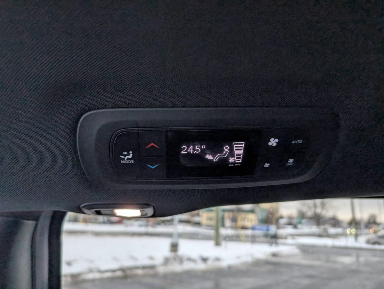 2024 Chrysler Pacifica TOURING-L FWD Photo