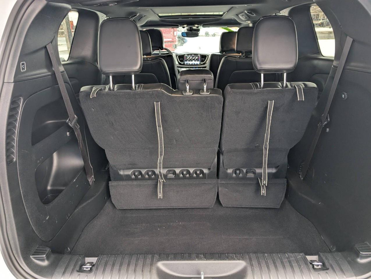 2024 Chrysler Pacifica TOURING-L FWD Photo