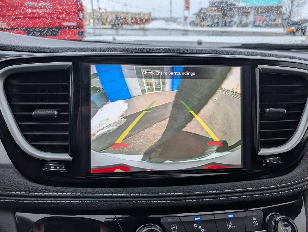 2024 Chrysler Pacifica TOURING-L FWD Photo