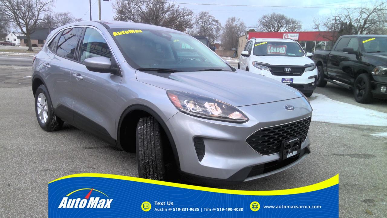 2021 Ford Escape SE 4dr All-Wheel Drive Photo2