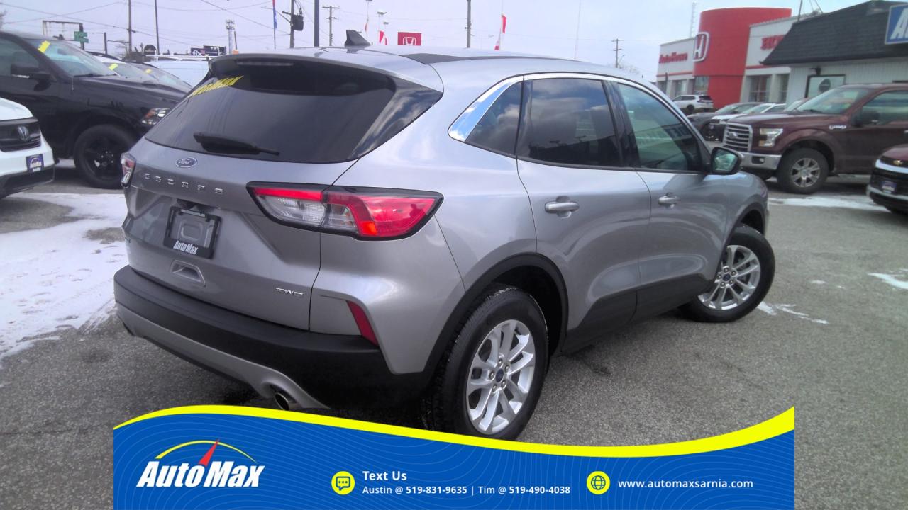 2021 Ford Escape SE 4dr All-Wheel Drive Photo4