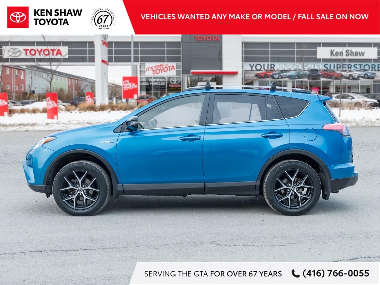 2017 Toyota RAV4 Hybrid SE 4dr All-Wheel Drive Photo3