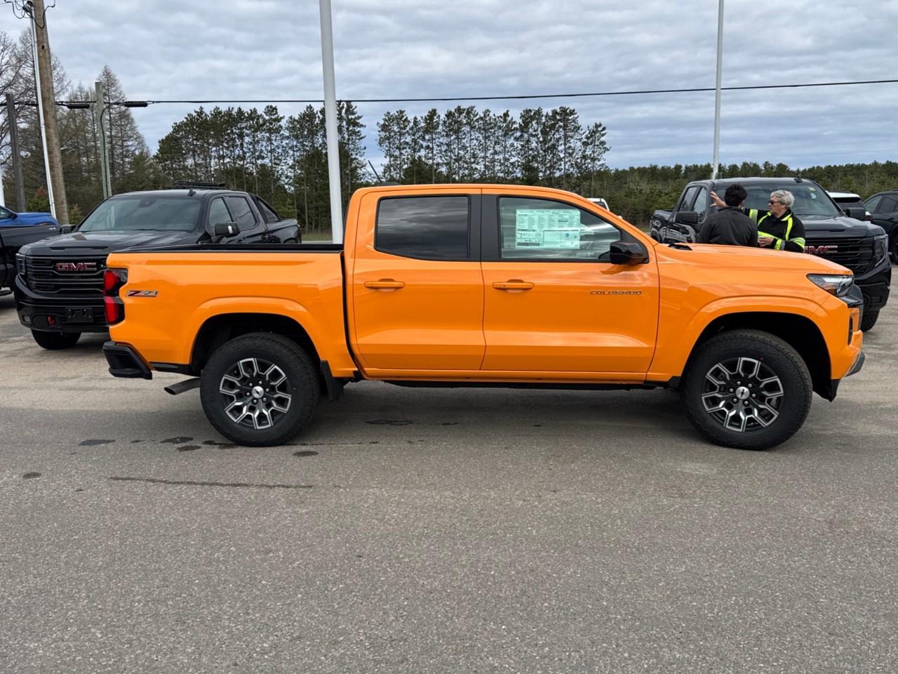 2026 Chevrolet Colorado Crew Cab Short Box 4-Wheel Drive Z71 Photo3