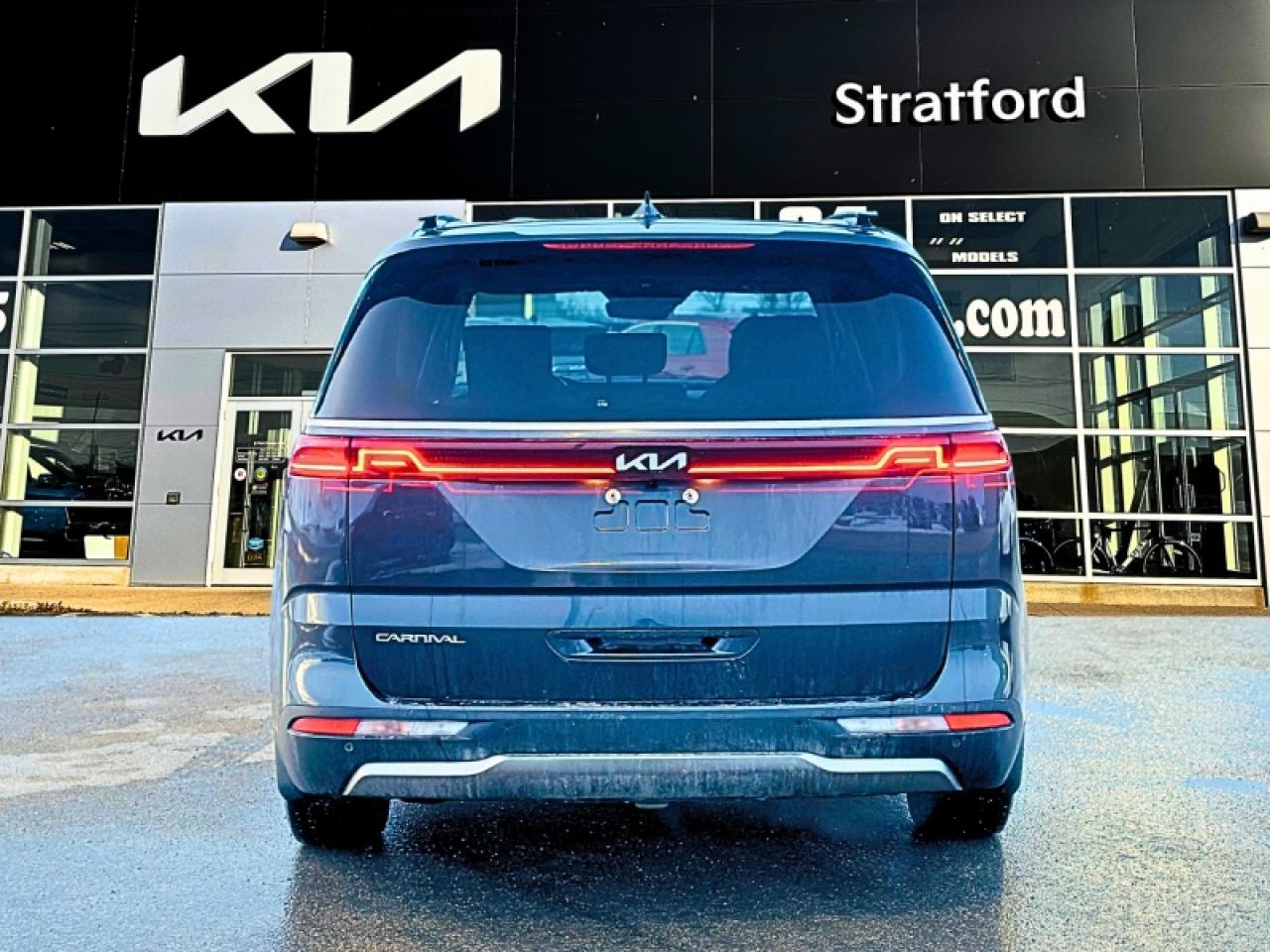2023 Kia Carnival SX Photo