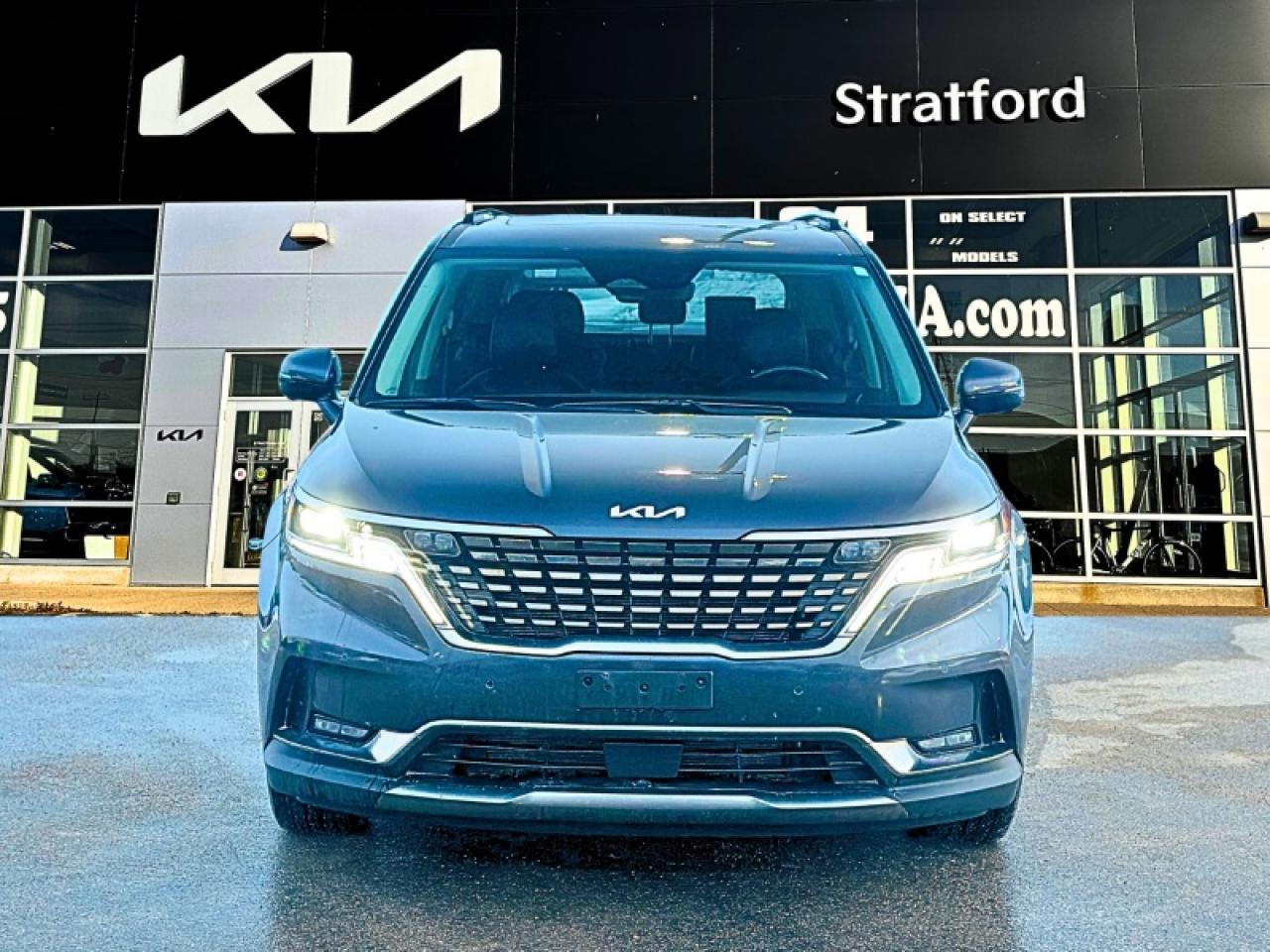 2023 Kia Carnival SX Photo