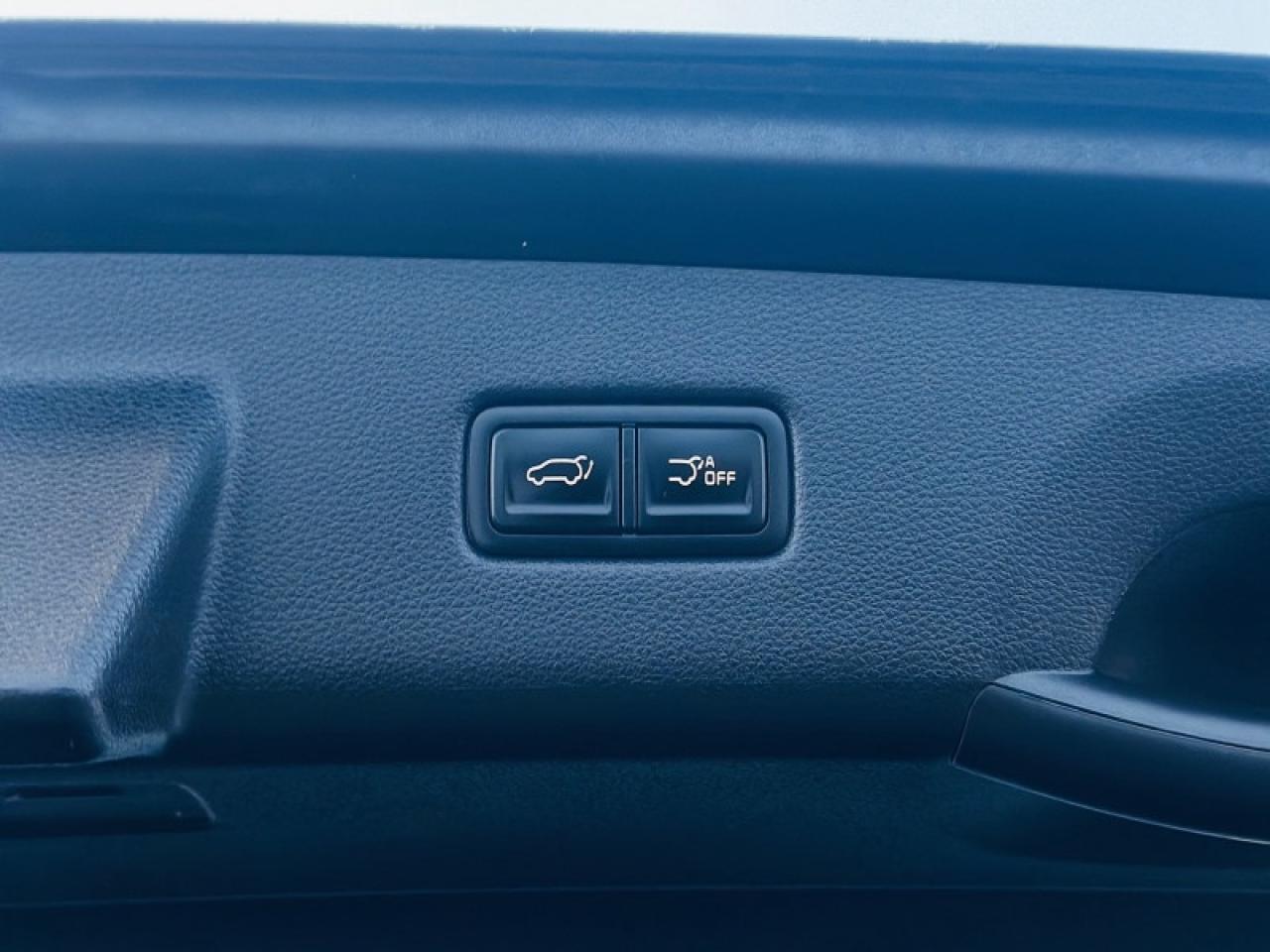 2023 Kia Carnival SX Photo