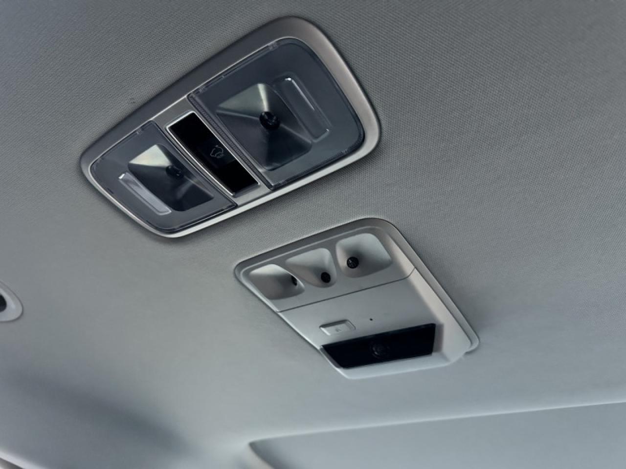 2023 Kia Carnival SX Photo