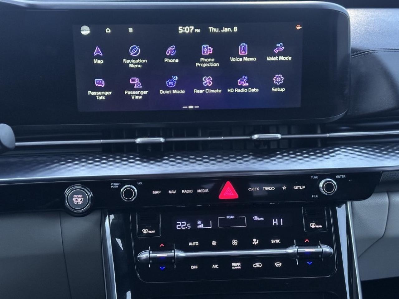 2023 Kia Carnival SX Photo