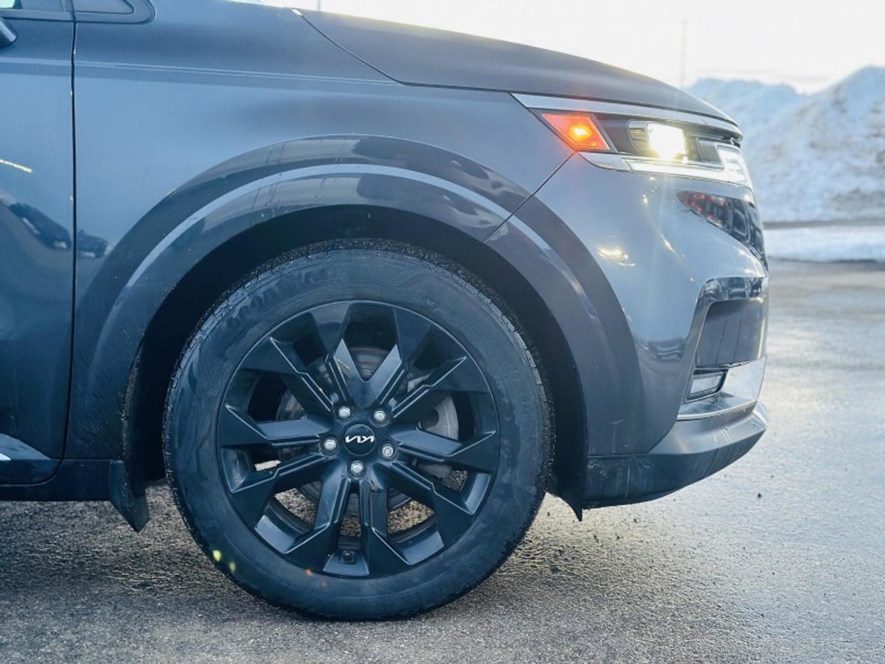 2023 Kia Carnival SX Photo