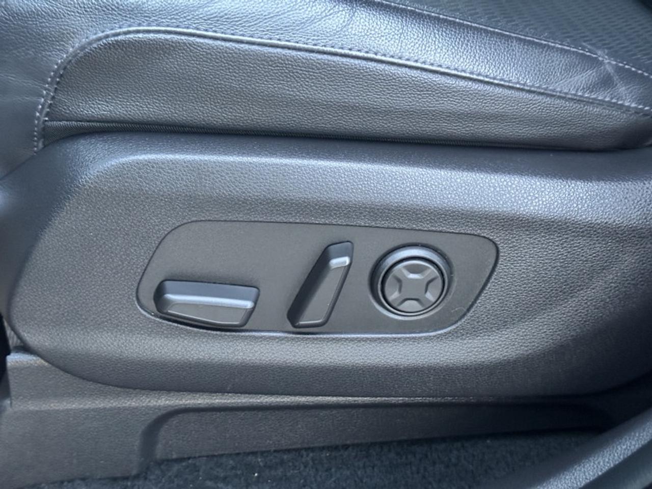 2023 Kia Carnival SX Photo