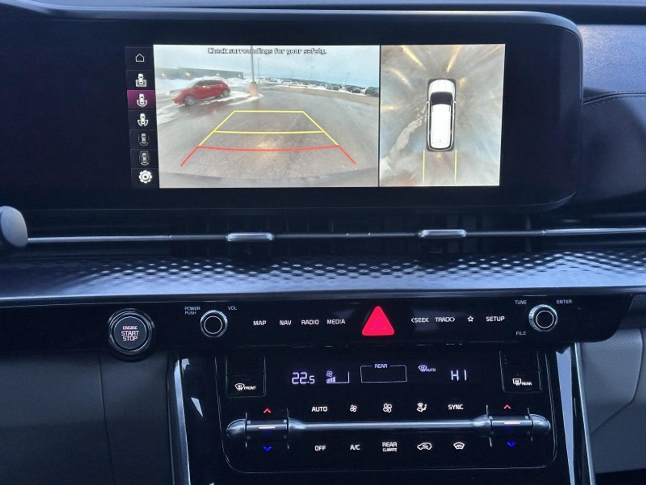 2023 Kia Carnival SX Photo