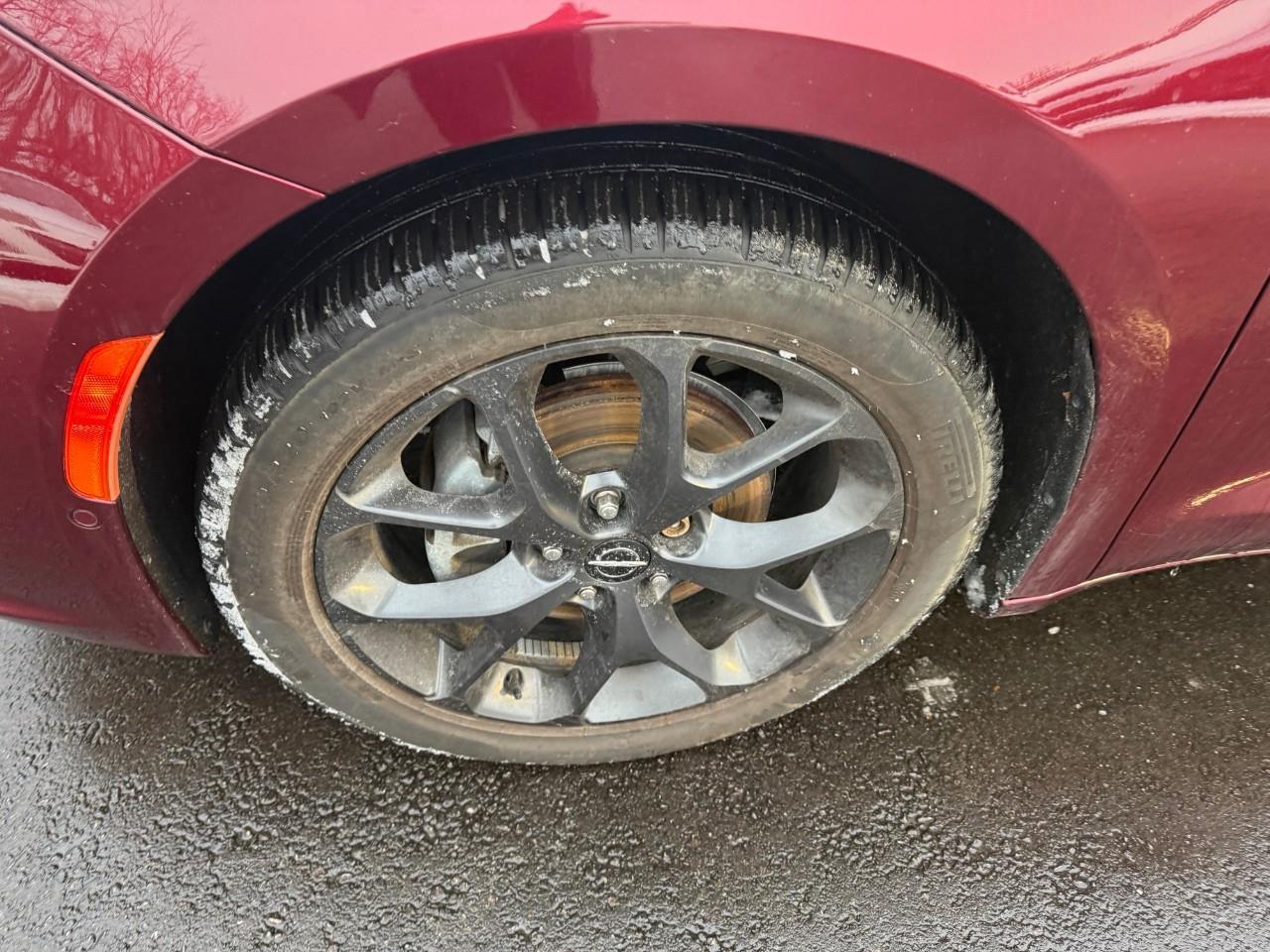 2022 Chrysler Pacifica Limited Front-Wheel Drive Passenger Van Photo