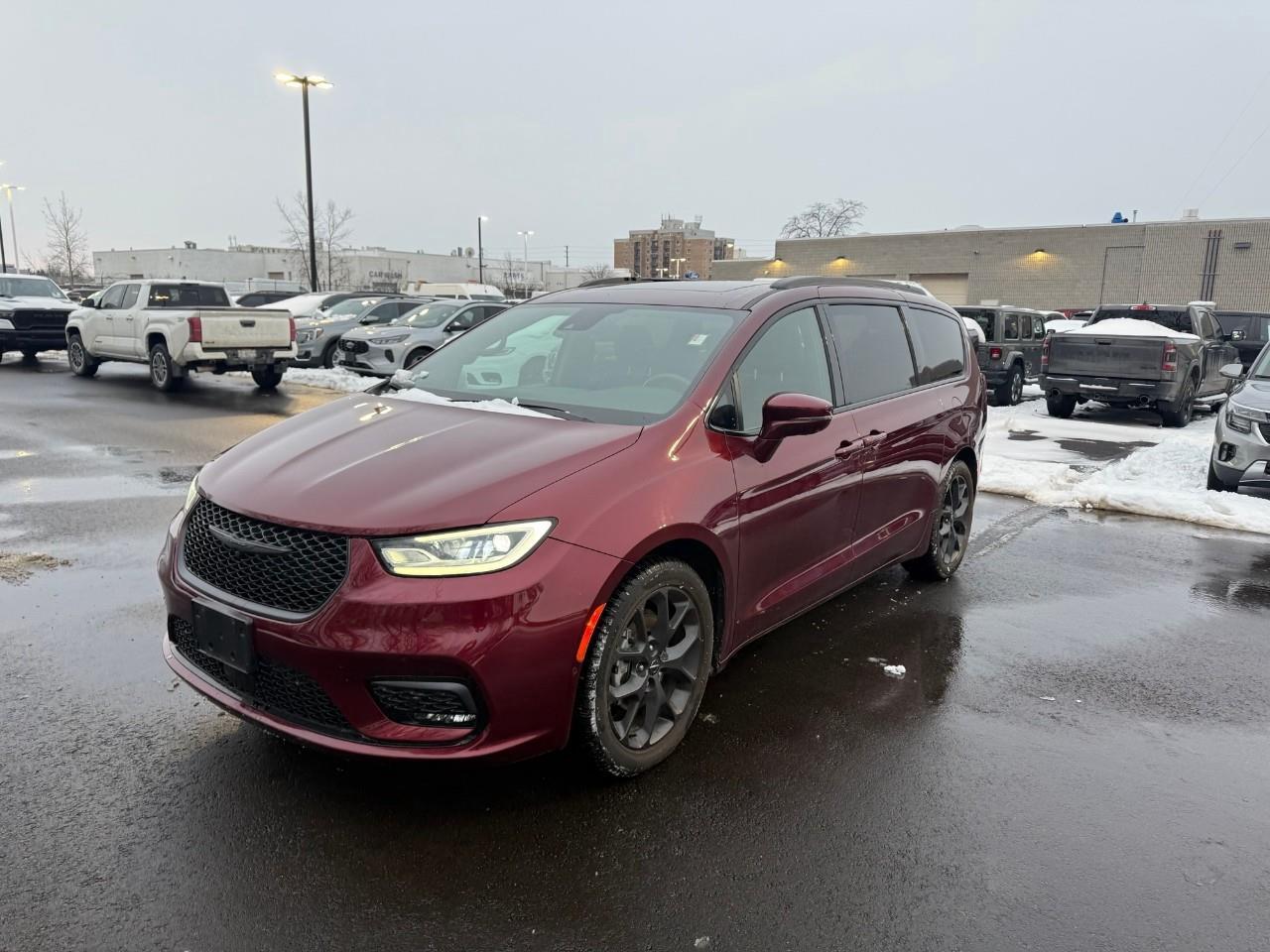2022 Chrysler Pacifica Limited Front-Wheel Drive Passenger Van Photo0
