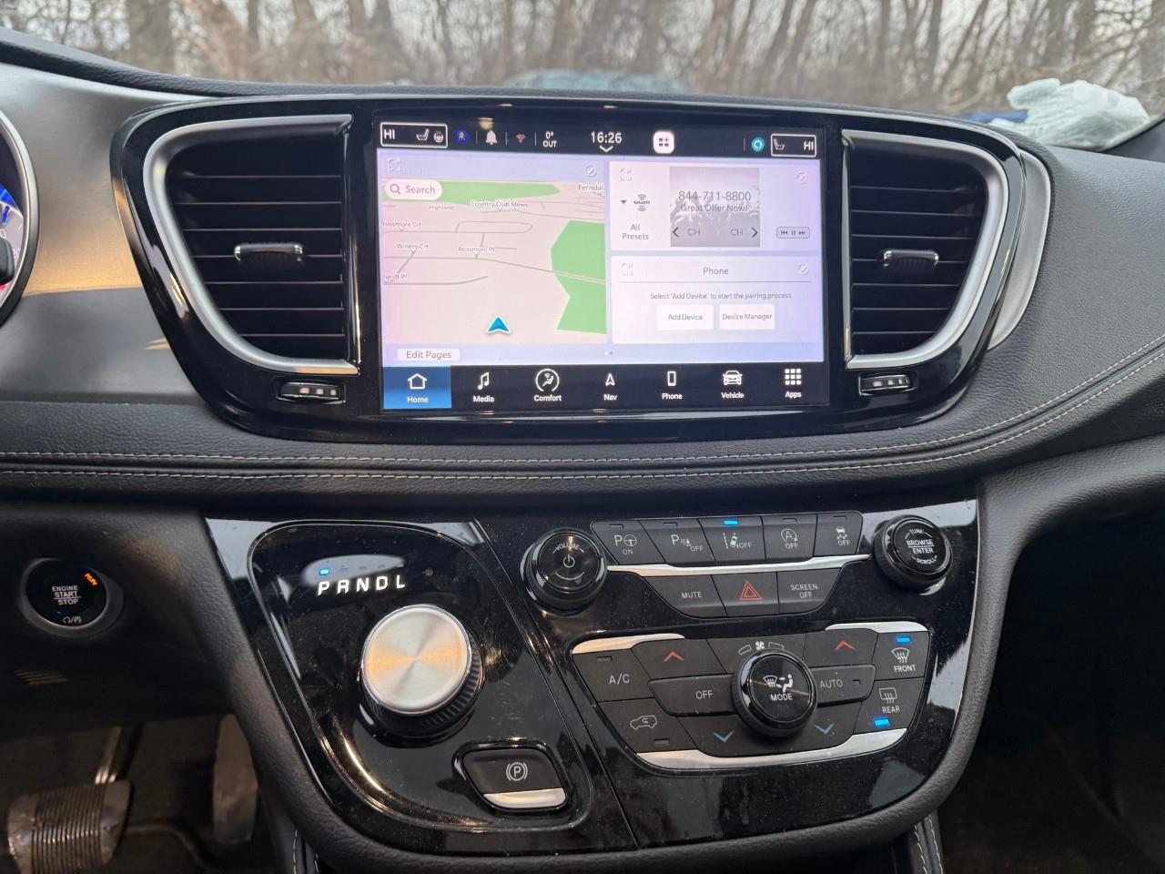 2022 Chrysler Pacifica Limited Front-Wheel Drive Passenger Van Photo