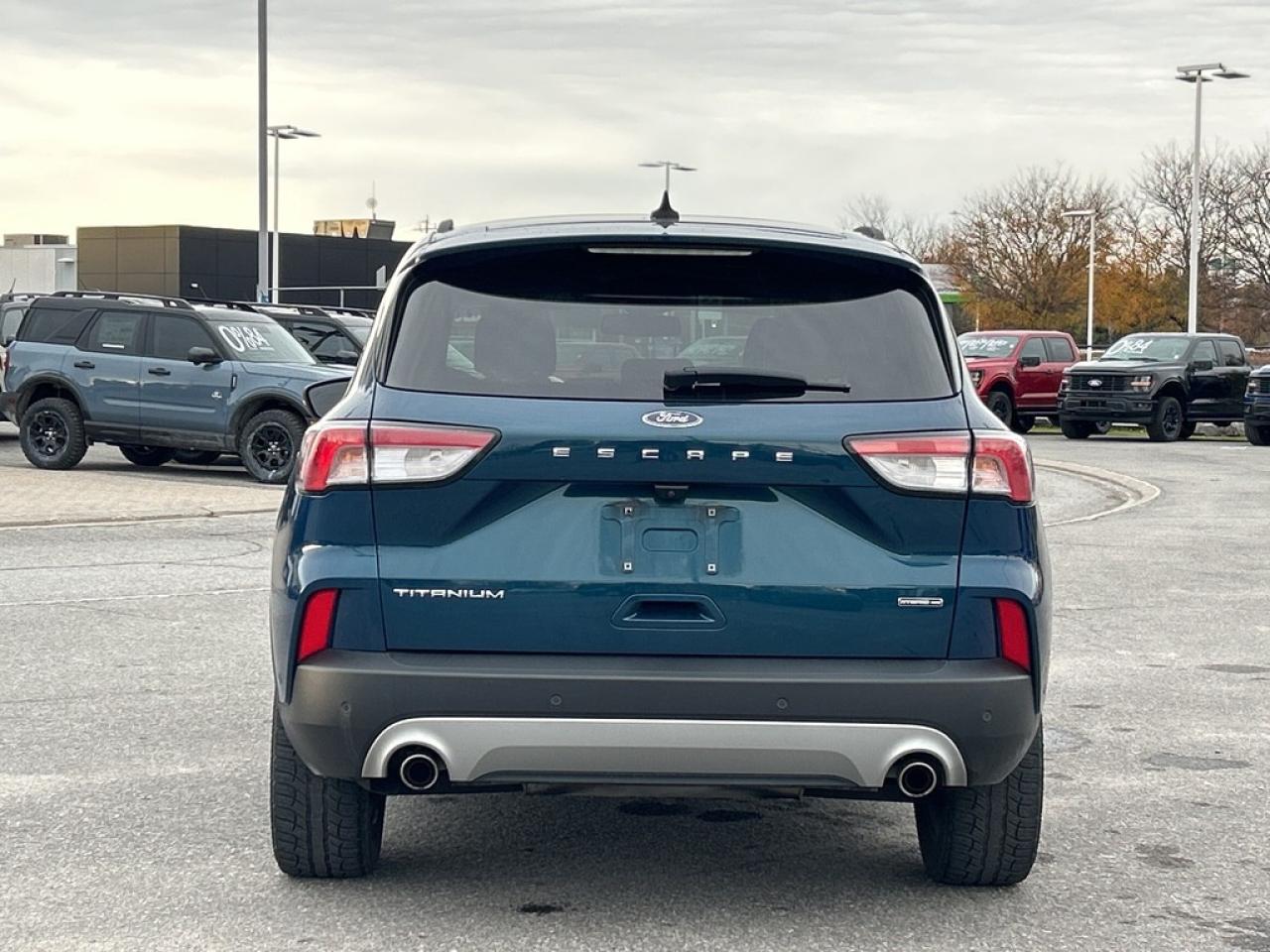 2020 Ford Escape Titanium Hybrid 4dr All-Wheel Drive Photo4