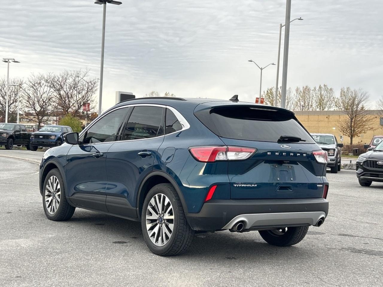 2020 Ford Escape Titanium Hybrid 4dr All-Wheel Drive Photo3