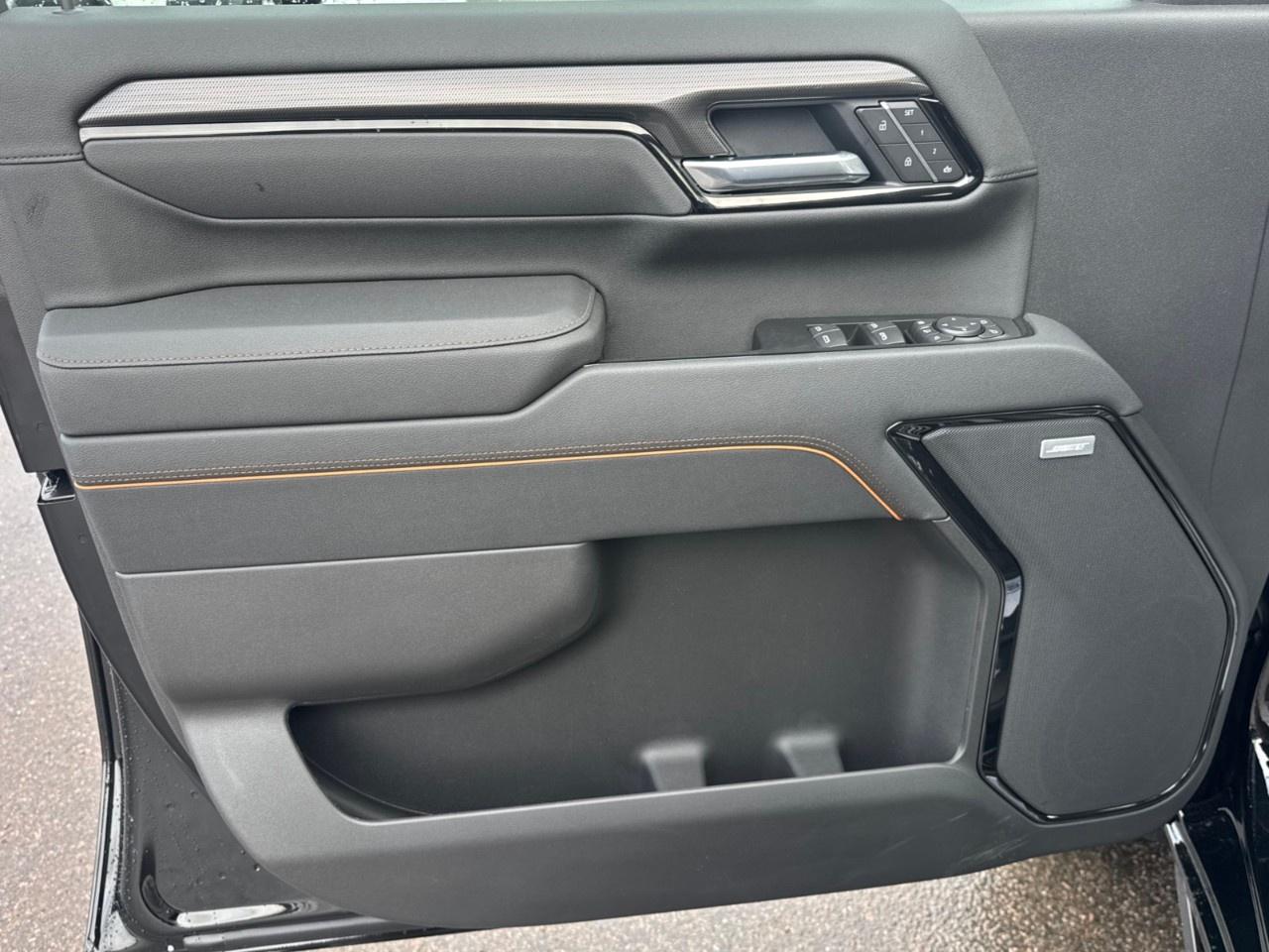 2026 GMC SIERRA 2500HD Crew Cab Standard Box 4-Wheel Drive AT4 Photo