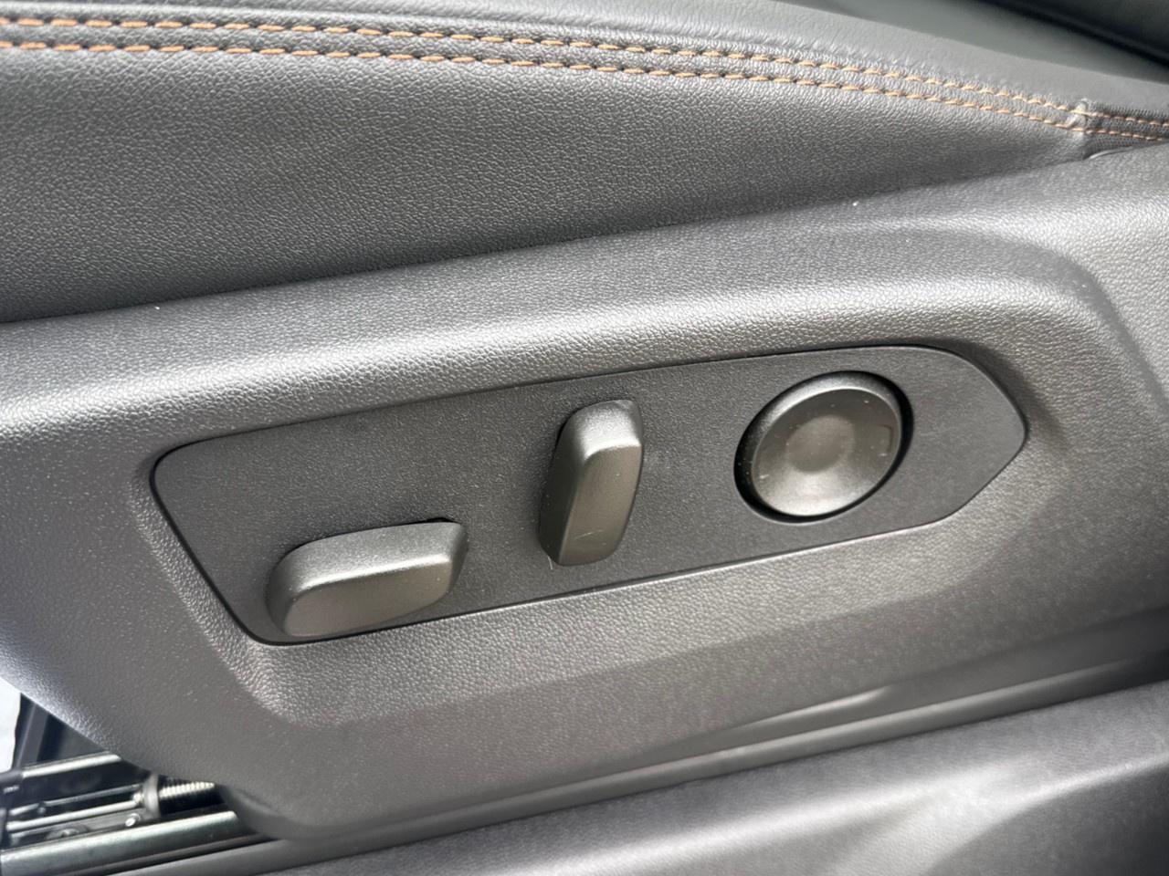 2026 GMC SIERRA 2500HD Crew Cab Standard Box 4-Wheel Drive AT4 Photo