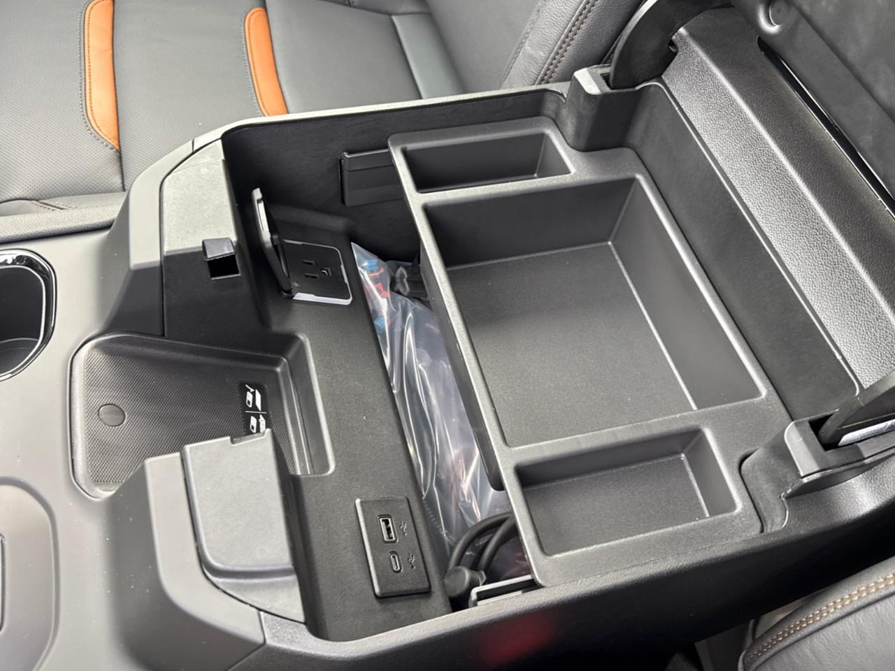 2026 GMC SIERRA 2500HD Crew Cab Standard Box 4-Wheel Drive AT4 Photo