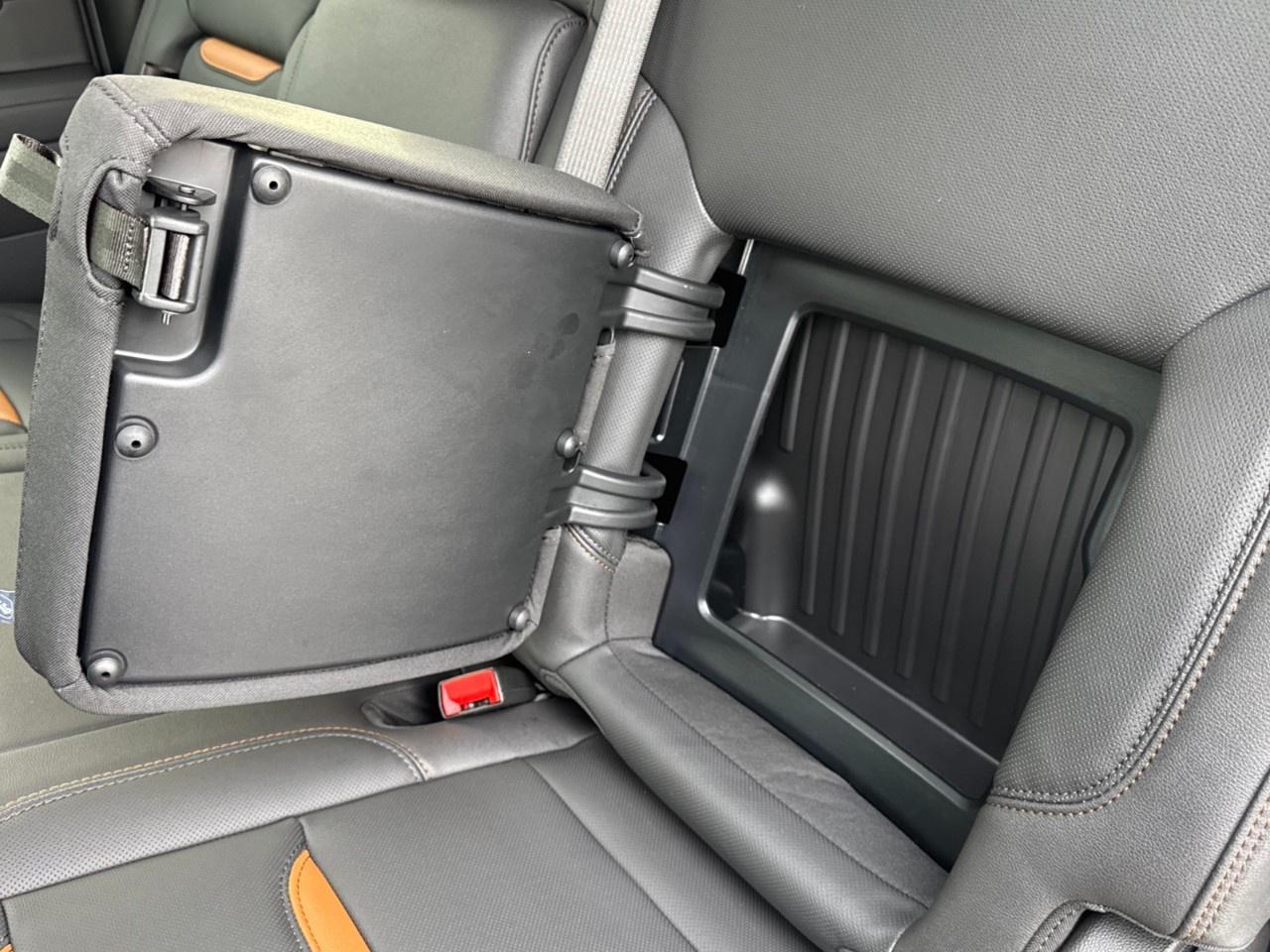 2026 GMC SIERRA 2500HD Crew Cab Standard Box 4-Wheel Drive AT4 Photo