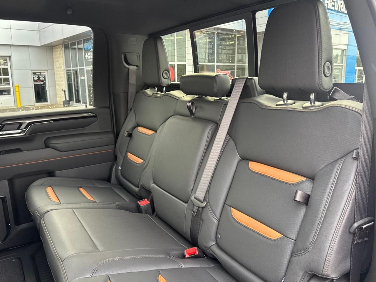 2026 GMC SIERRA 2500HD Crew Cab Standard Box 4-Wheel Drive AT4 Photo