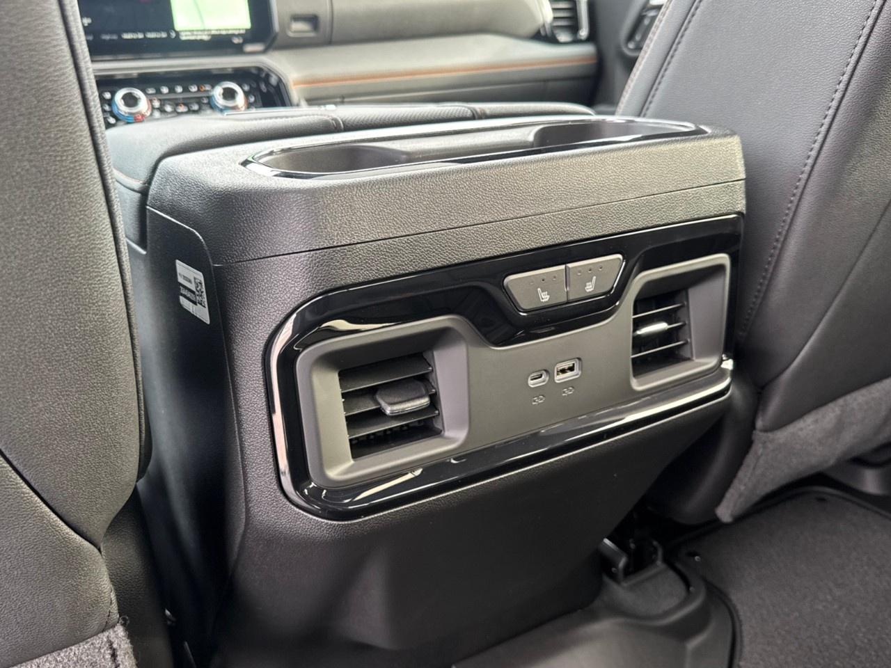 2026 GMC SIERRA 2500HD Crew Cab Standard Box 4-Wheel Drive AT4 Photo