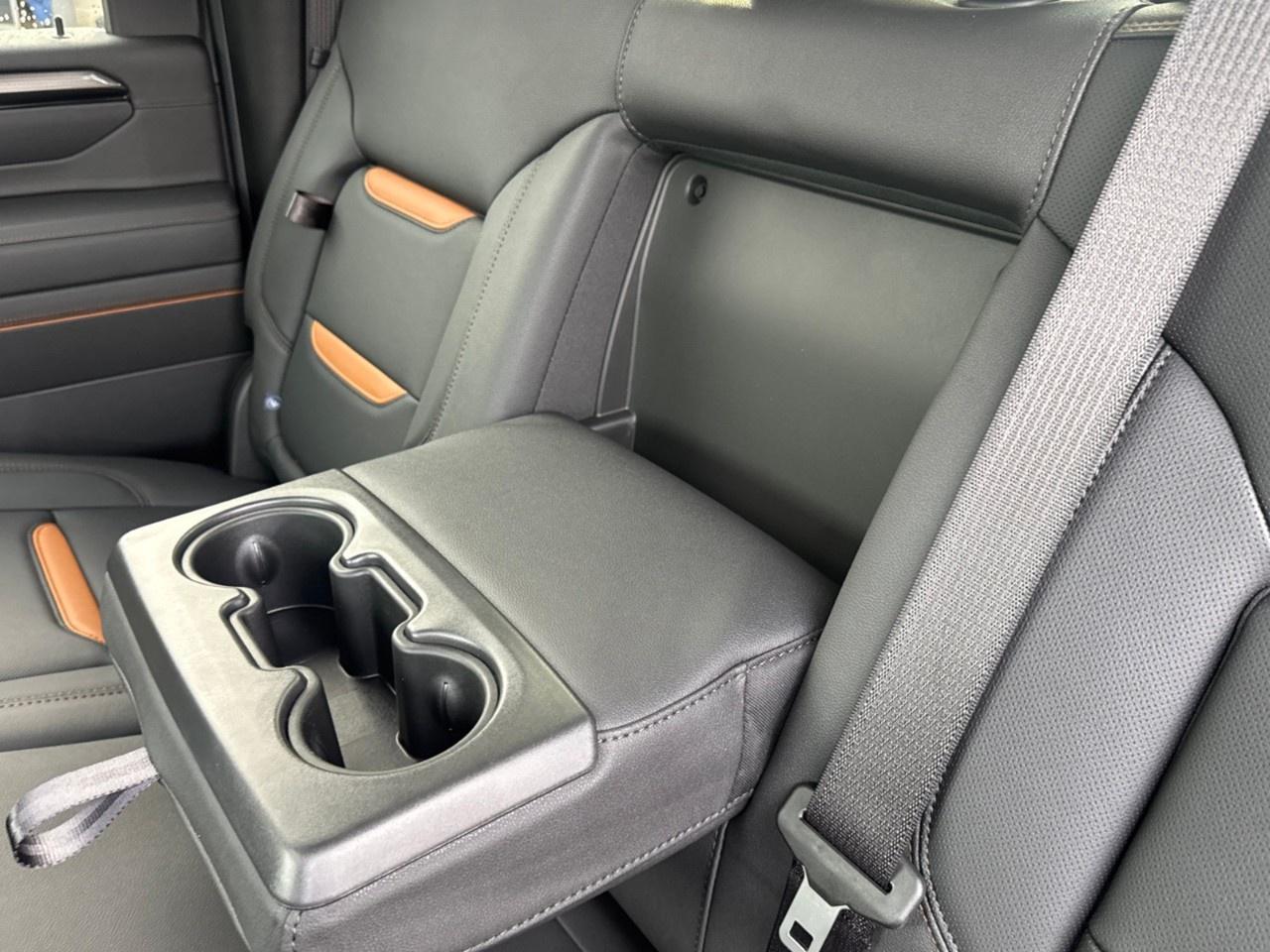 2026 GMC SIERRA 2500HD Crew Cab Standard Box 4-Wheel Drive AT4 Photo