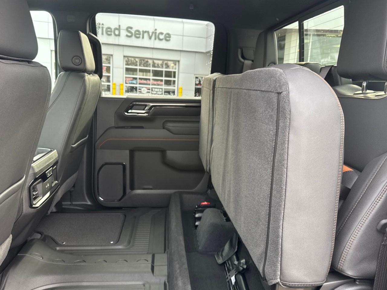 2026 GMC SIERRA 2500HD Crew Cab Standard Box 4-Wheel Drive AT4 Photo