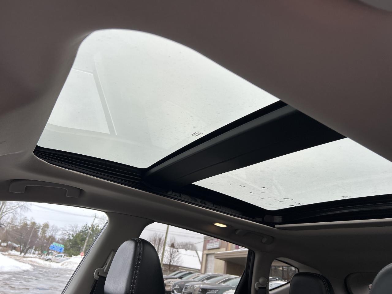 2016 Nissan Murano Platinum AWD/3.5L/LEATHER/NAV CALL PICTON 146K KMS Photo